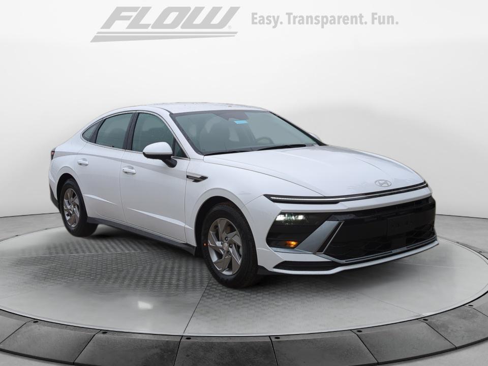 2026 Hyundai Sonata SE's photo