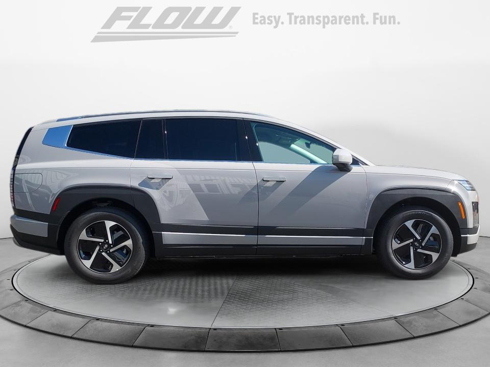 2026 Hyundai IONIQ 9 SE - Photo 8