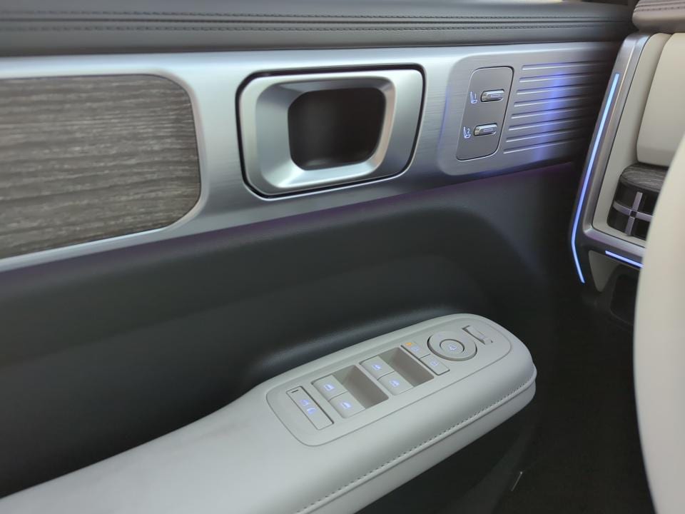 2026 Hyundai Santa Fe Limited - Photo 32