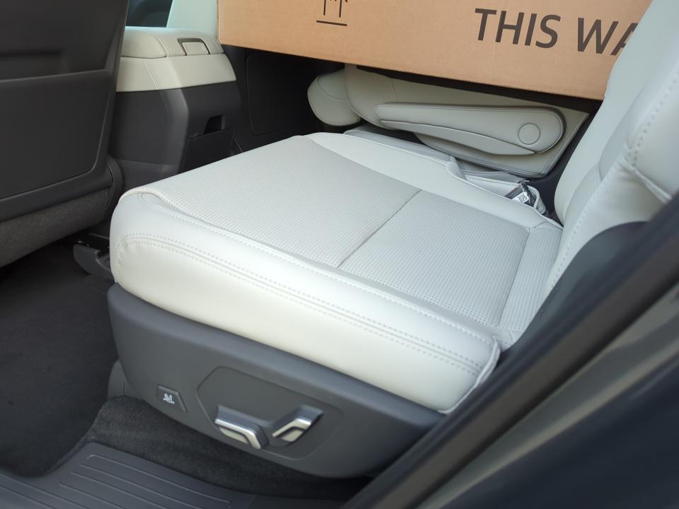 2026 Hyundai Santa Fe Limited - Photo 13