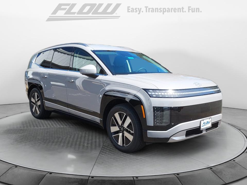 2026 Hyundai IONIQ 9 SEL's photo