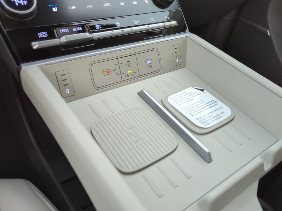 2026 Hyundai Santa Fe Limited - Photo 26