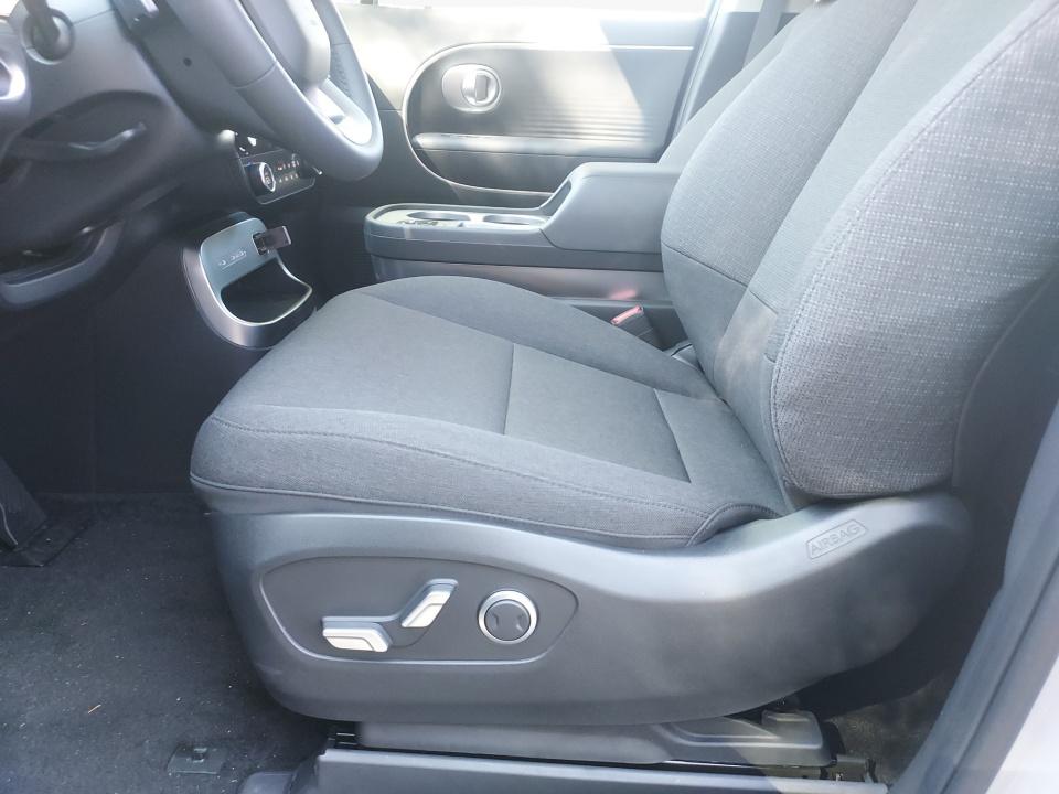 2026 Hyundai IONIQ 9 SE - Photo 9