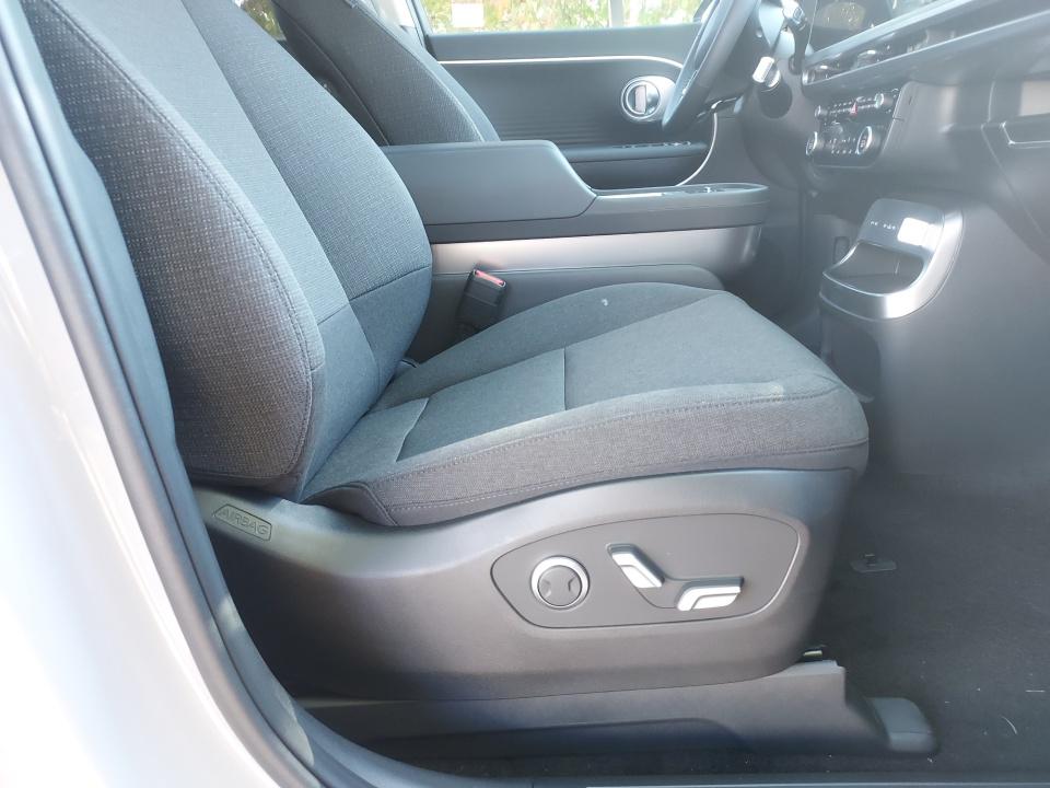 2026 Hyundai IONIQ 9 SE - Photo 32