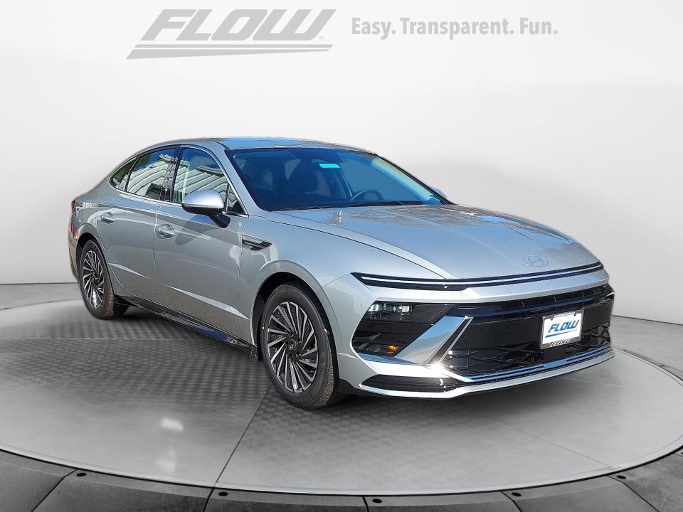 2025 Hyundai Sonata Hybrid SEL's photo