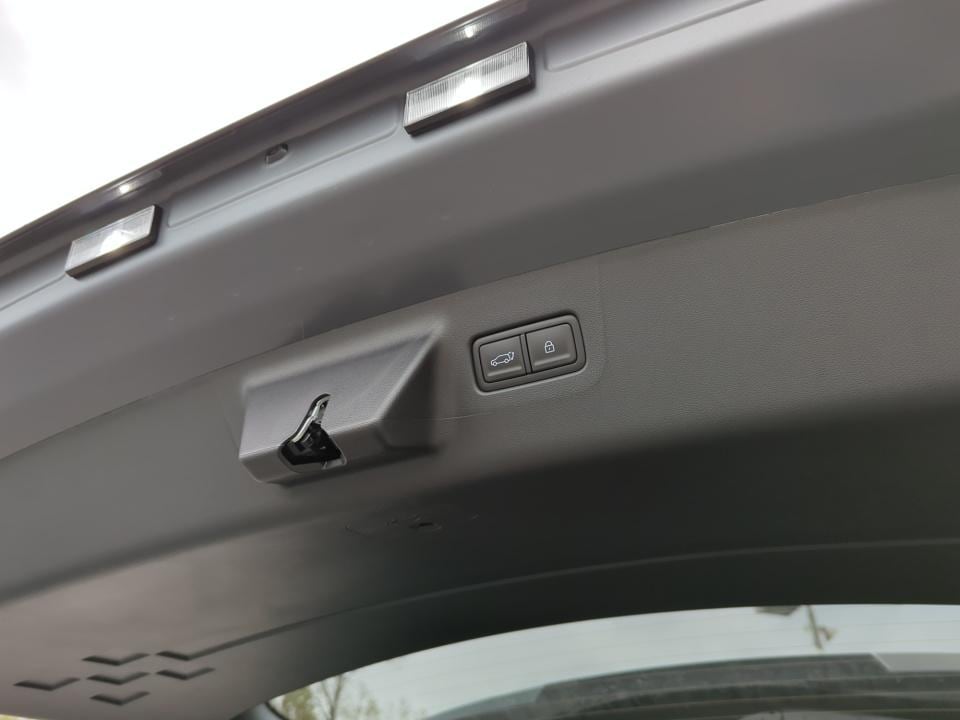2026 Hyundai Santa Fe Limited - Photo 19
