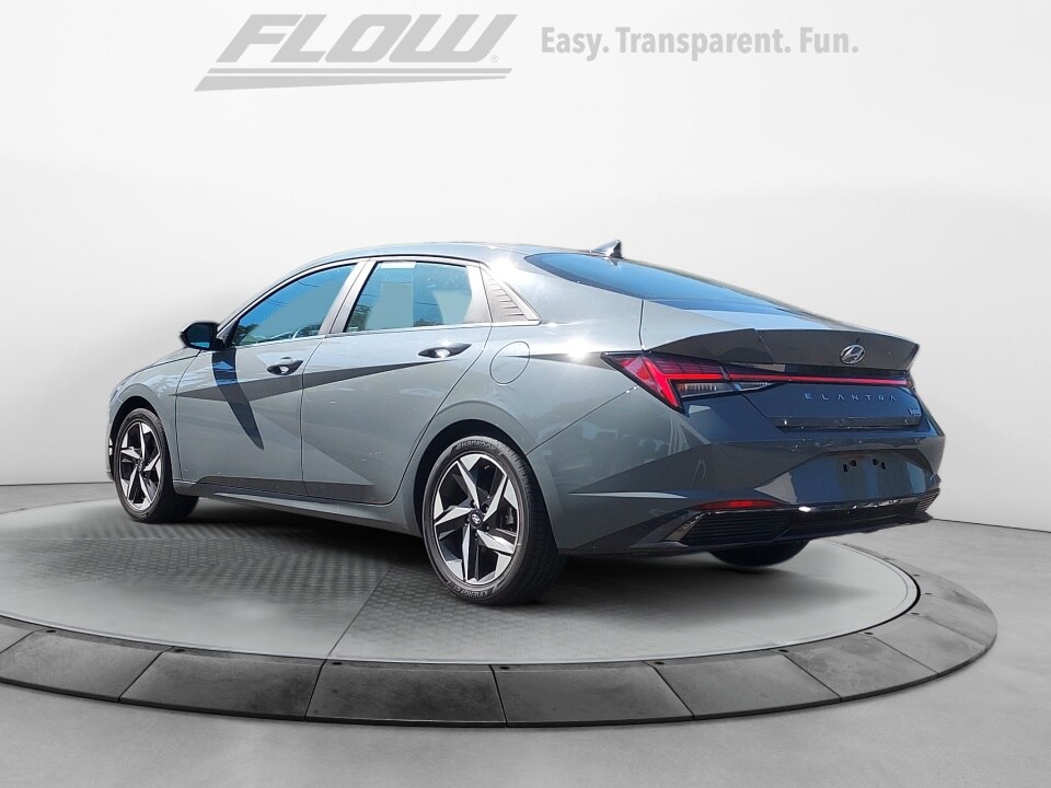 2022 Hyundai Elantra Hybrid Limited photo 3