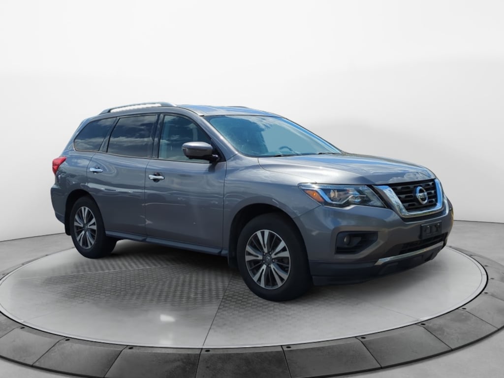 Used 2017 Nissan Pathfinder SL SUV
