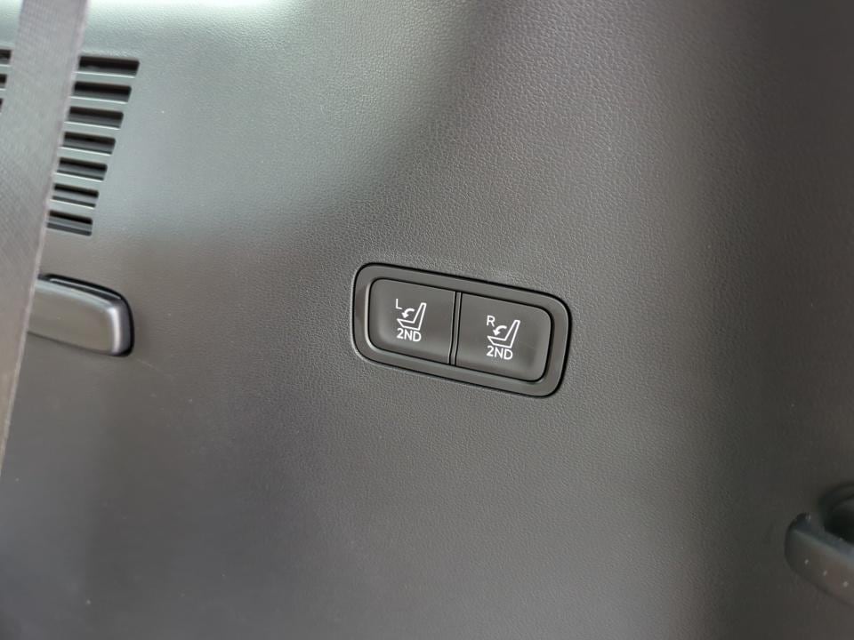 2026 Hyundai Santa Fe Limited - Photo 18