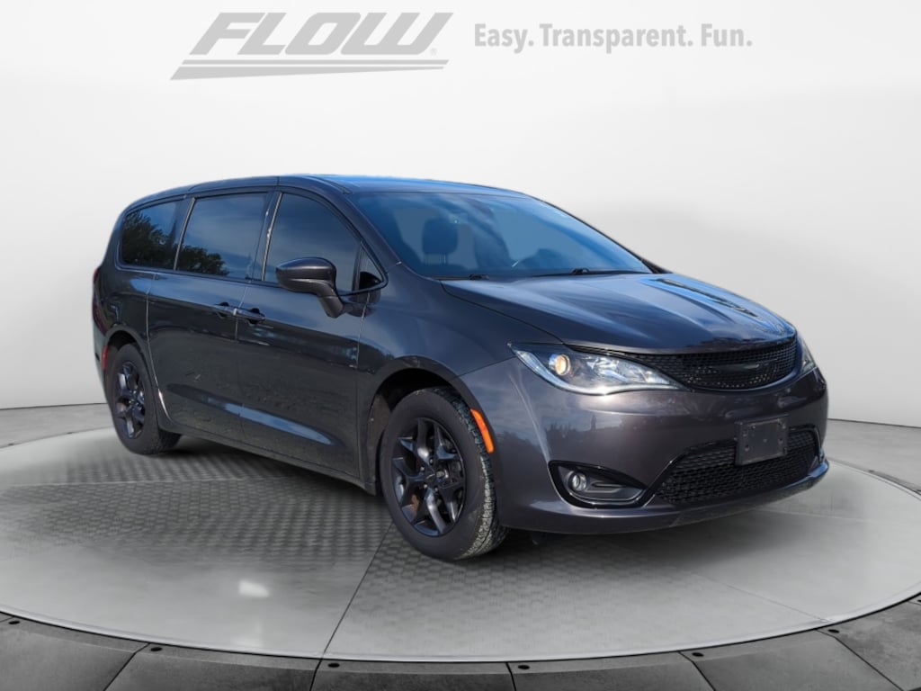 Used 2020 Chrysler Pacifica Touring Minivan