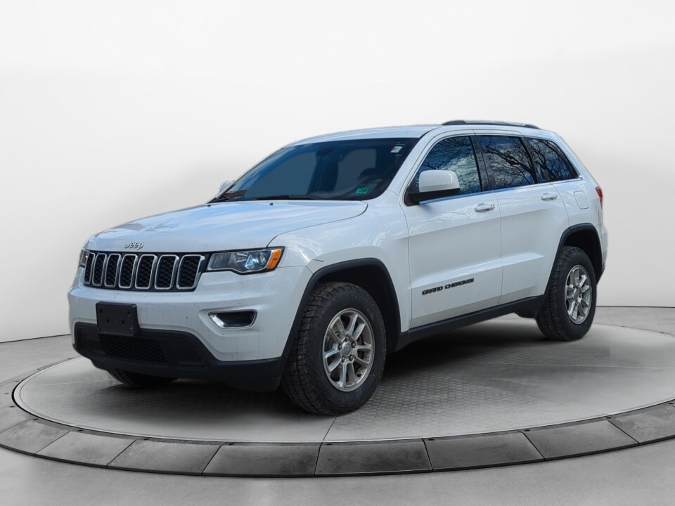 2018 Jeep Grand Cherokee Laredo E photo 2