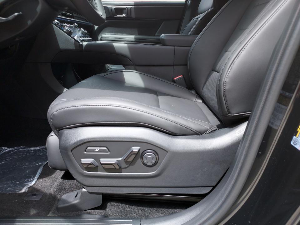 2026 Hyundai Santa Fe Calligraphy - Photo 9