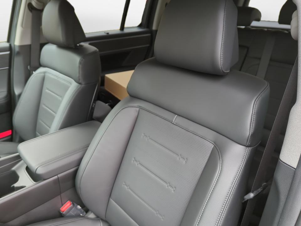2026 Hyundai Santa Fe Limited - Photo 10