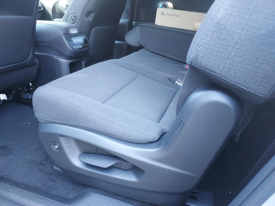 2026 Hyundai IONIQ 9 SE - Photo 13