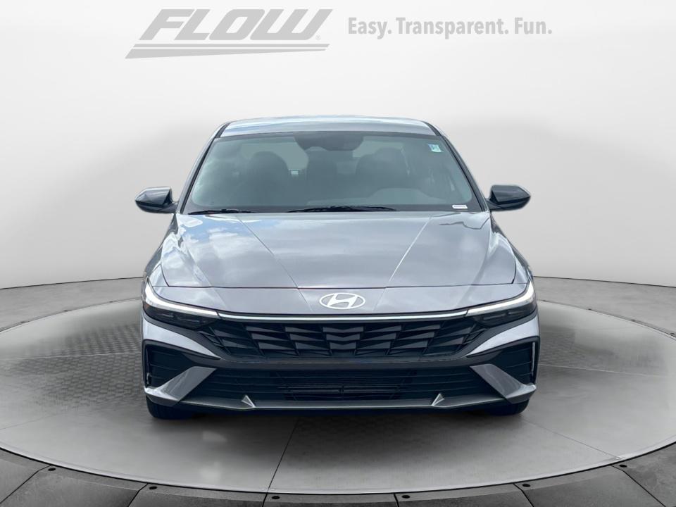 2025 Hyundai Elantra SEL Sport photo 2