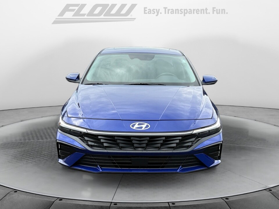 2024 Hyundai Elantra SEL photo 2