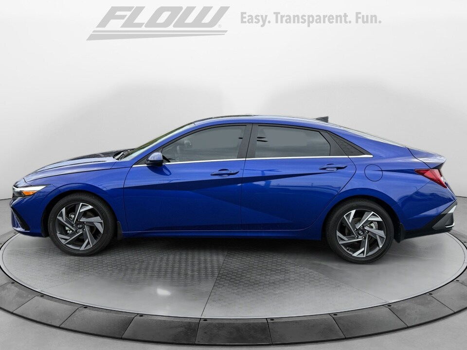 2024 Hyundai Elantra SEL photo 4