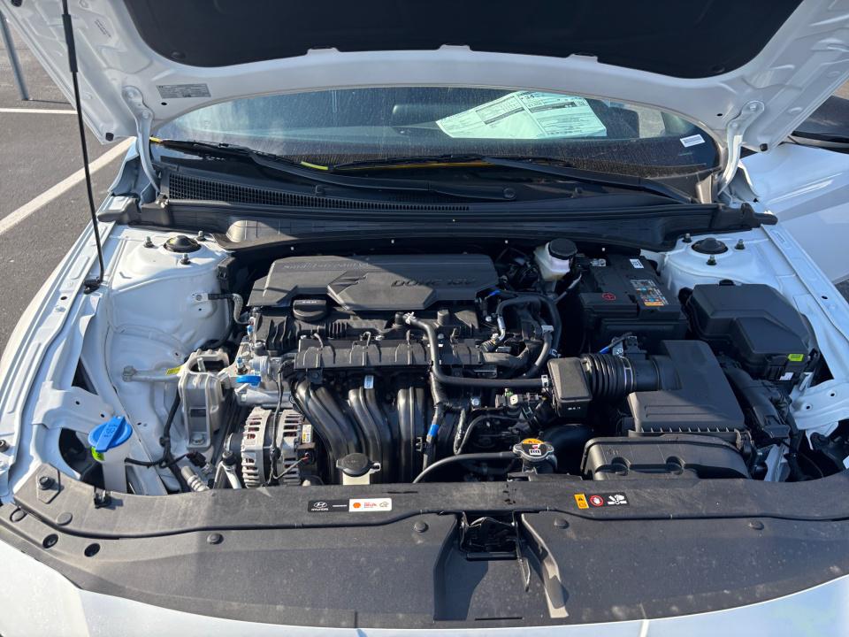 2025 Hyundai Elantra SEL - Photo 16