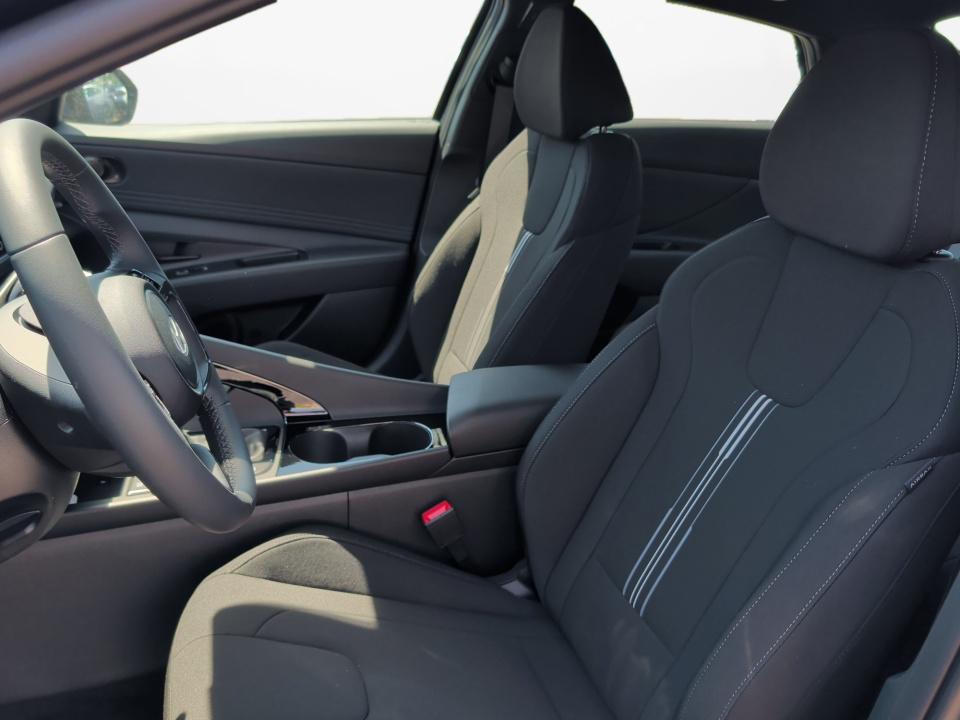 2026 Hyundai Elantra SEL - Photo 9