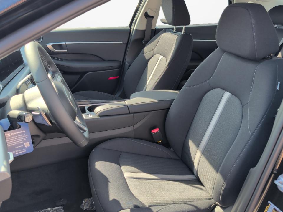 2026 Hyundai Sonata SEL - Photo 9