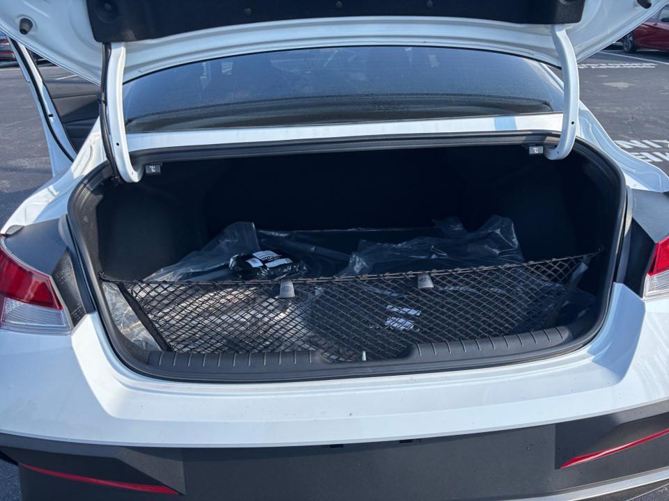 2025 Hyundai Elantra SEL - Photo 15