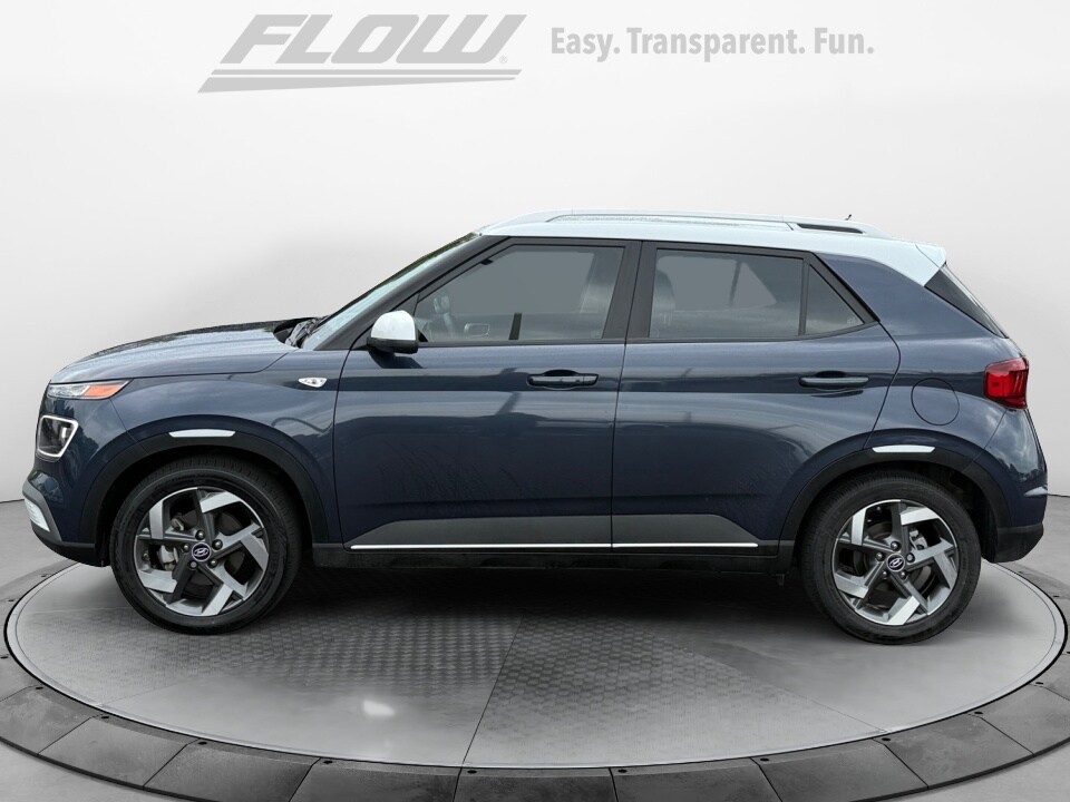 2024 Hyundai Venue Limited photo 3