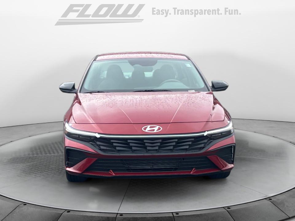 2025 Hyundai Elantra SEL Sport photo 2