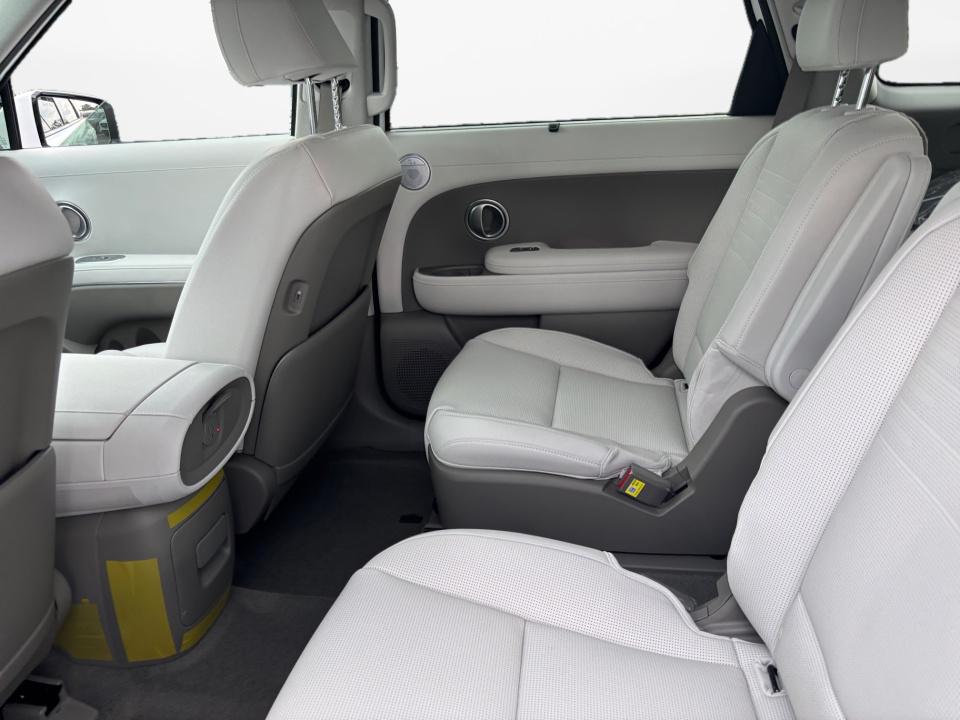 2026 Hyundai Palisade Limited - Photo 13