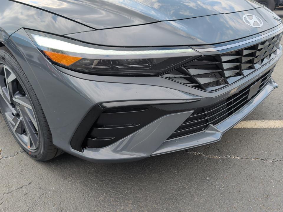 2026 Hyundai Elantra Limited - Photo 24
