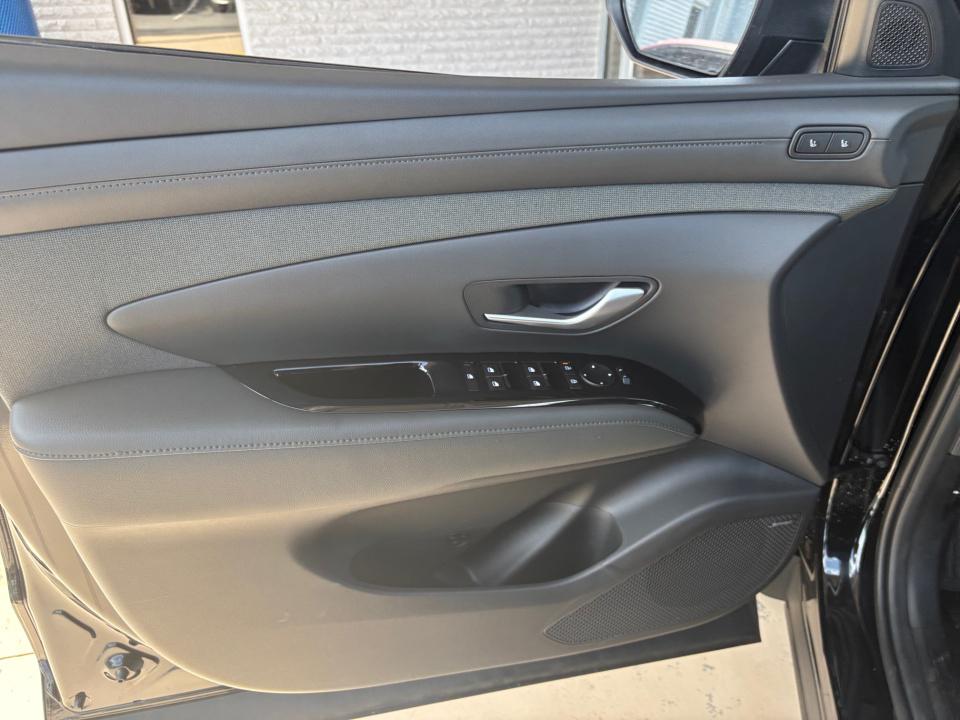 2025 Hyundai Santa Cruz Limited - Photo 32