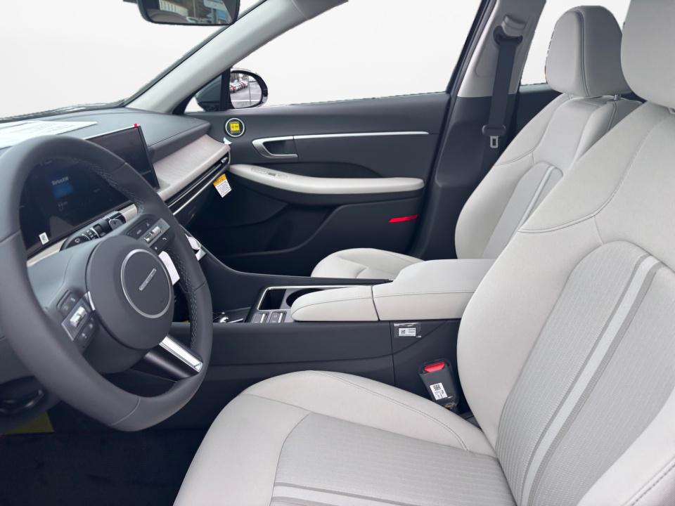 2026 Hyundai Sonata Hybrid SEL - Photo 9