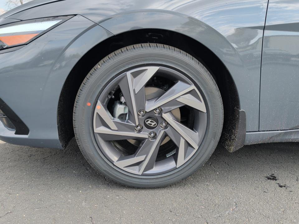 2026 Hyundai Elantra Limited - Photo 27