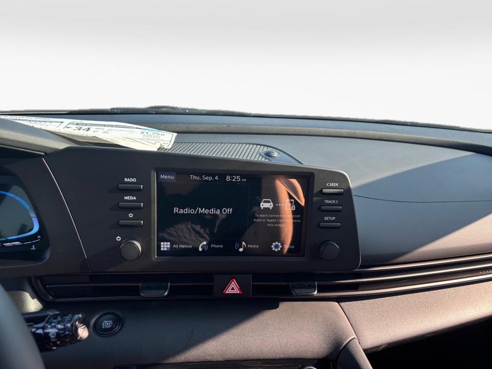 2025 Hyundai Elantra SEL - Photo 17