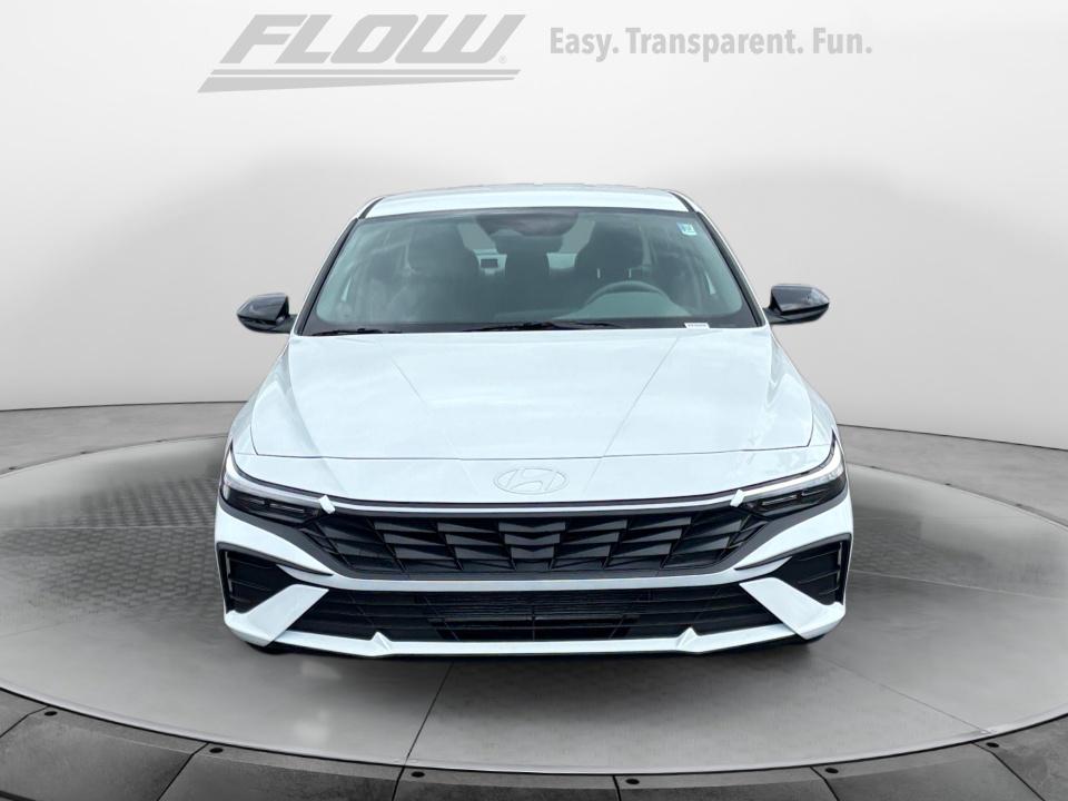 2025 Hyundai Elantra SEL Sport photo 2