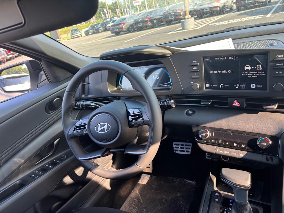 2025 Hyundai Elantra SEL - Photo 30