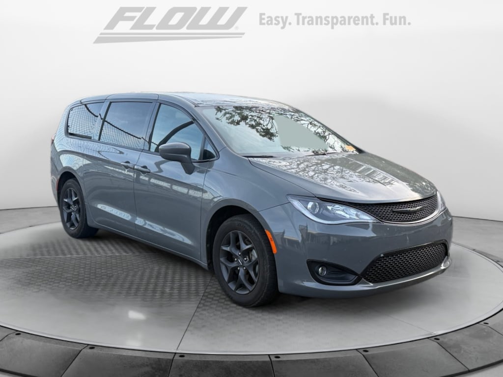 Used 2020 Chrysler Pacifica Touring Minivan