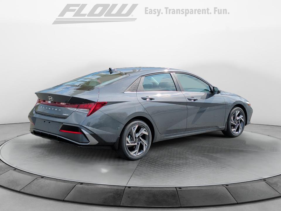 2026 Hyundai Elantra Limited - Photo 7