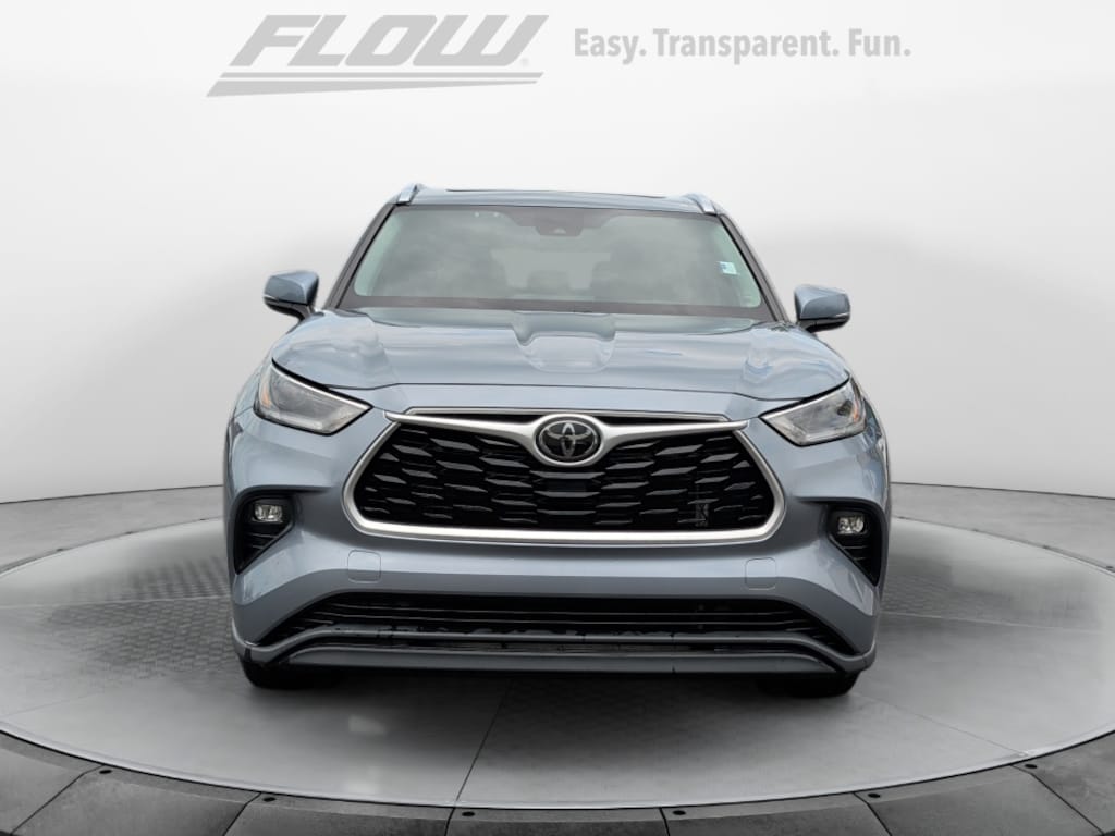 Used 2021 Toyota Highlander XLE SUV