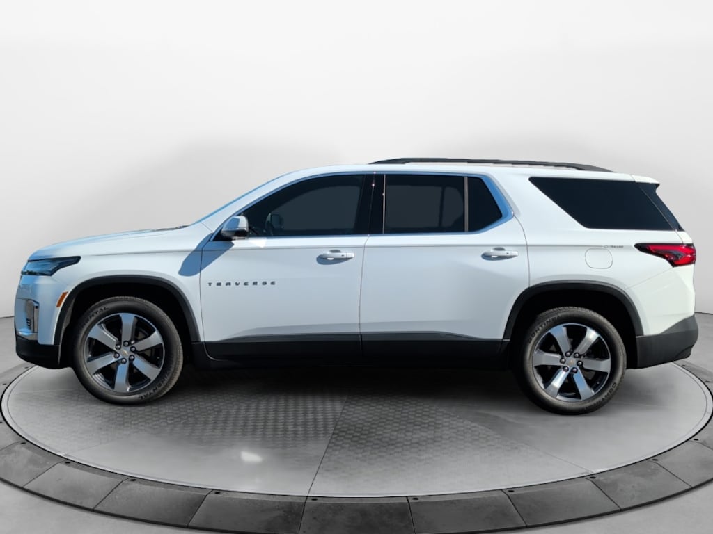 Used 2023 Chevrolet Traverse FWD LT Leather SUV