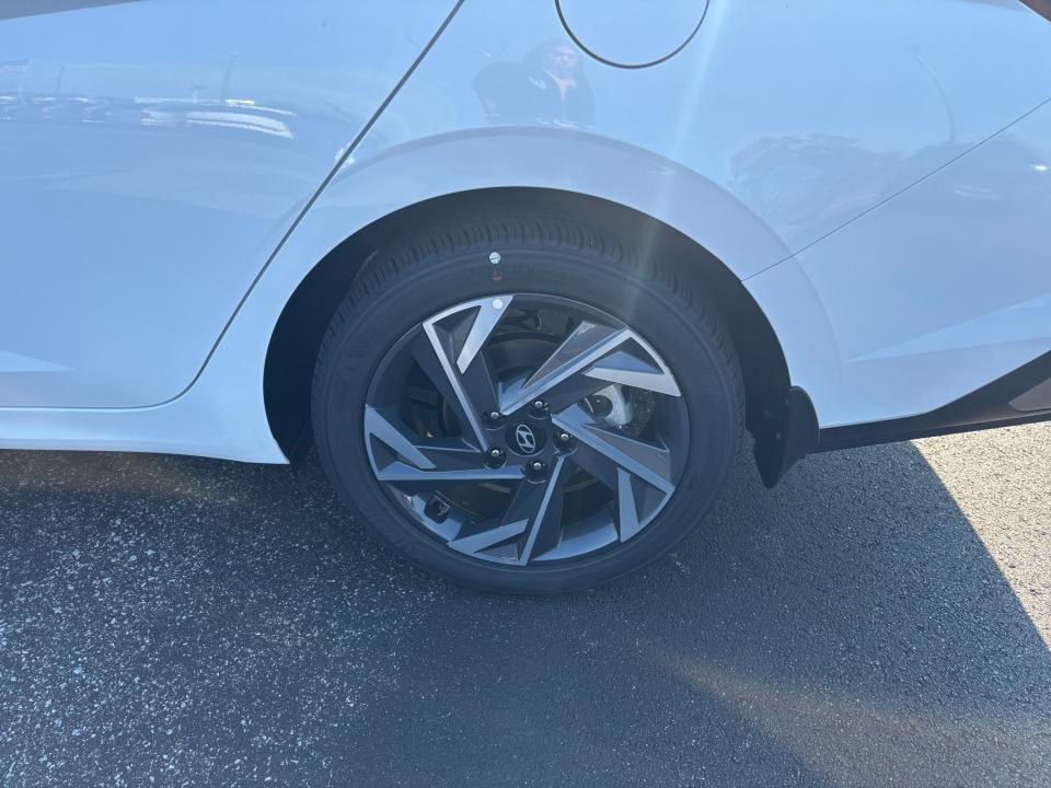 2025 Hyundai Elantra SEL - Photo 22