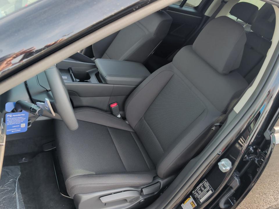 2026 Hyundai Santa Fe SE - Photo 30