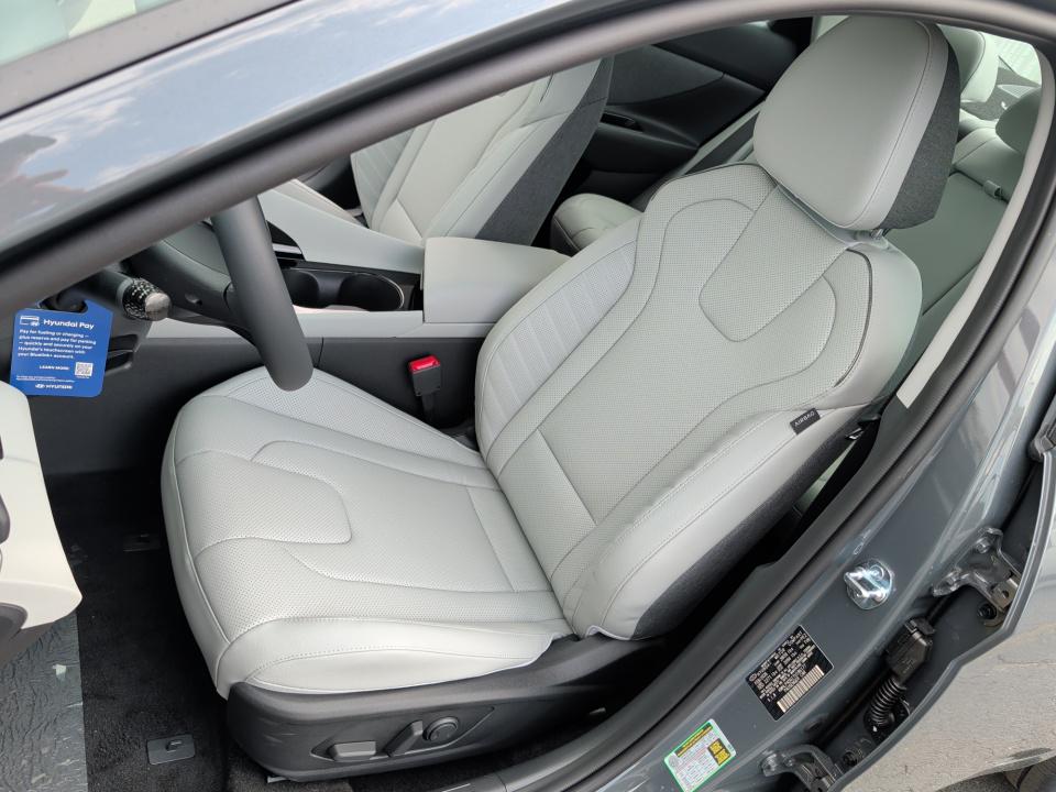 2026 Hyundai Elantra Limited - Photo 30