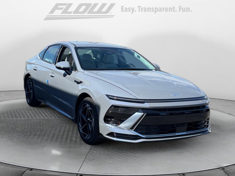 2026 Hyundai Sonata SEL's photo