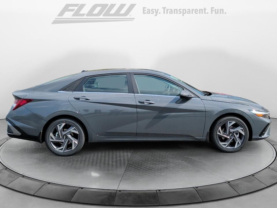 2026 Hyundai Elantra Limited - Photo 8