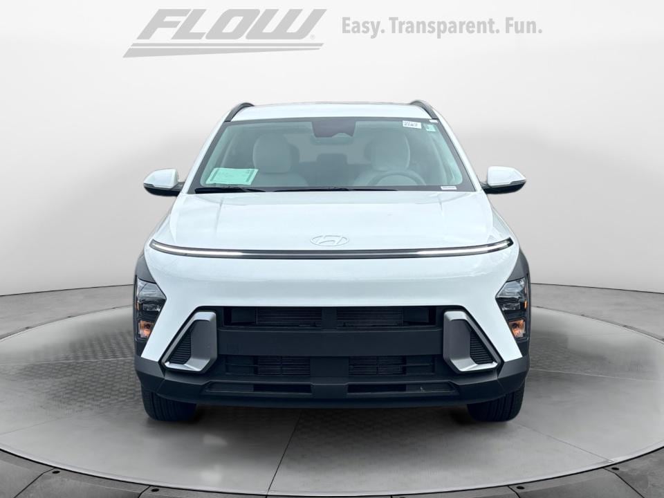 2025 Hyundai Kona SEL photo 2