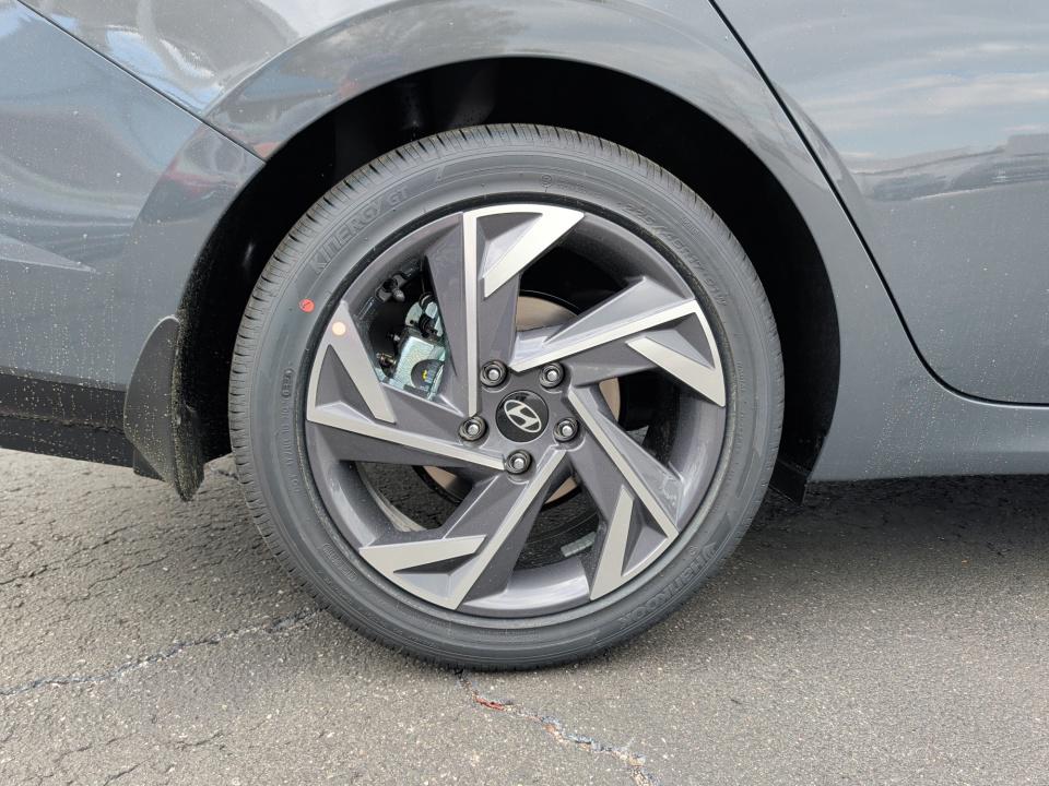2026 Hyundai Elantra Limited - Photo 23