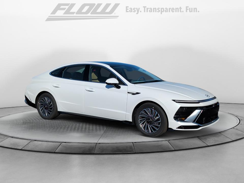 2026 Hyundai Sonata Hybrid Limited's photo