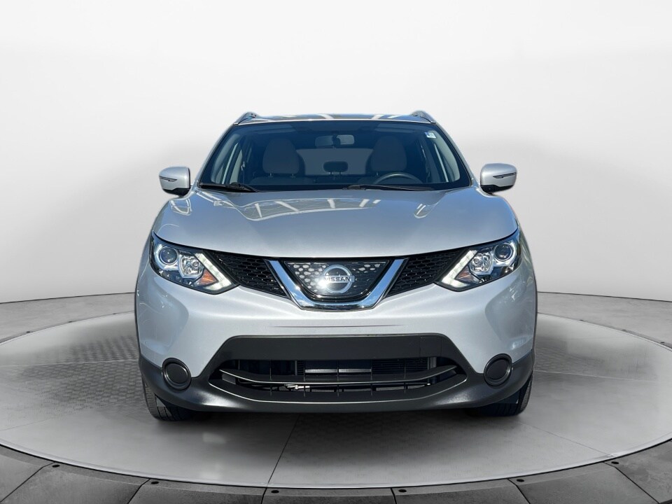 2018 Nissan Rogue Sport SV photo 2