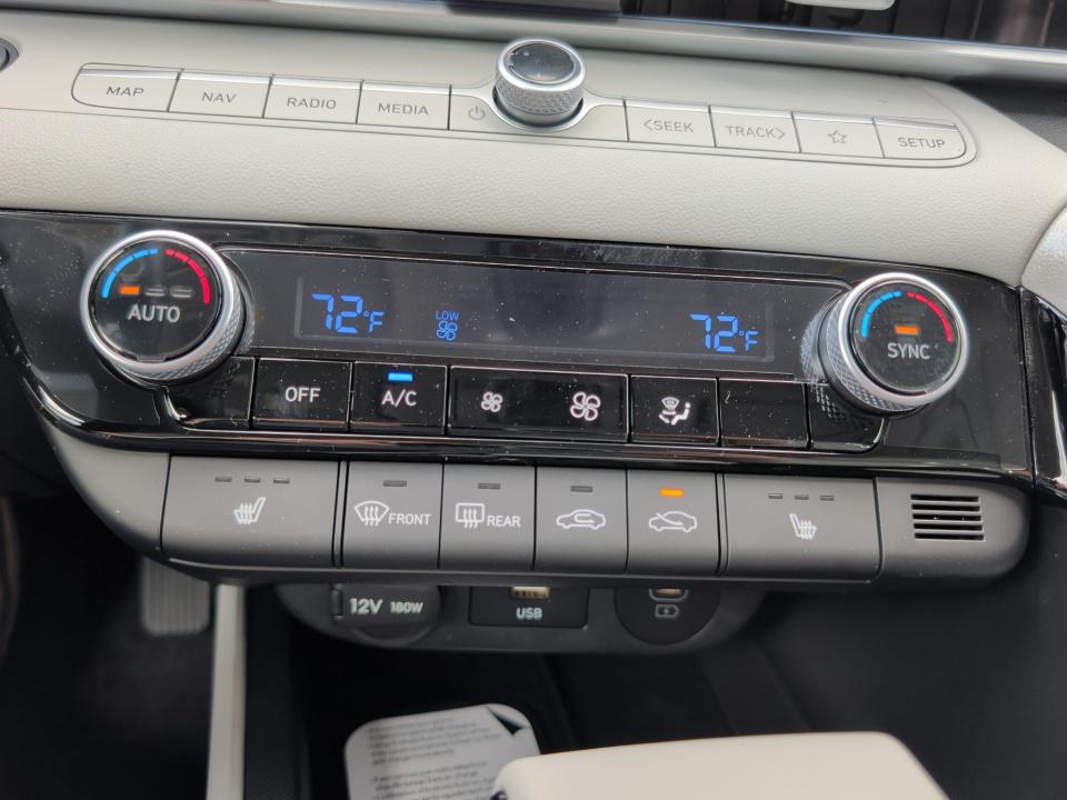 2026 Hyundai Elantra Limited - Photo 18