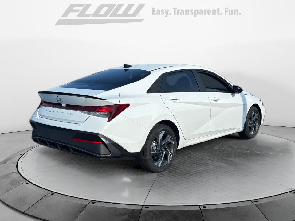 2025 Hyundai Elantra SEL - Photo 7